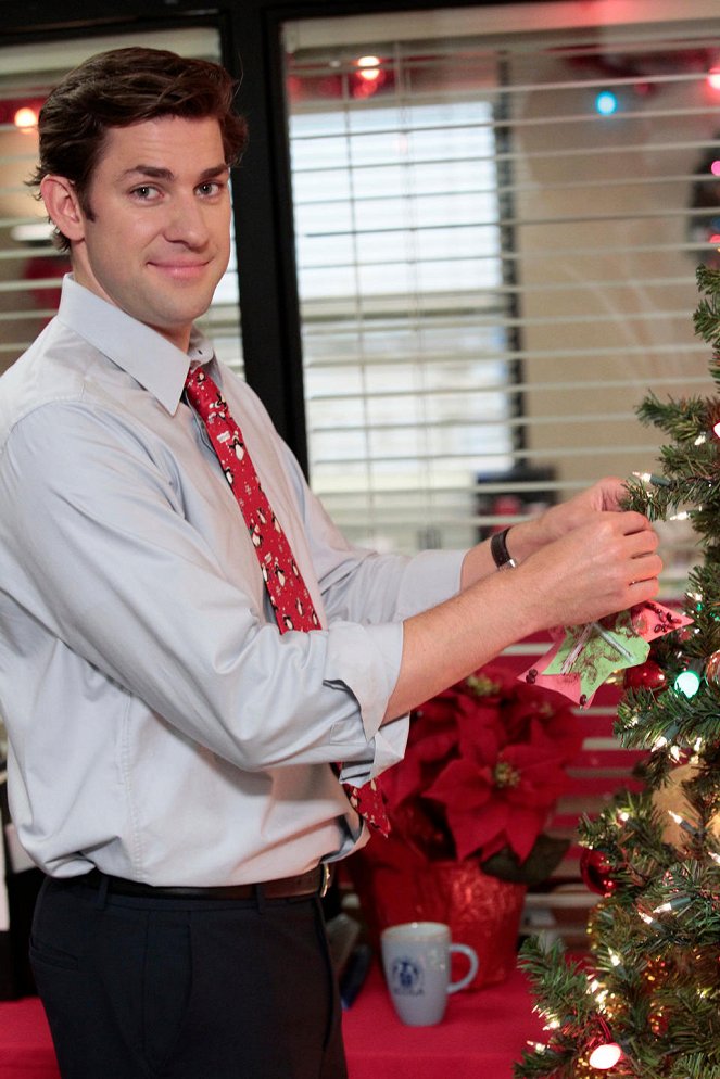 The Office (U.S.) - Season 8 - Christmas Wishes - Photos - John Krasinski