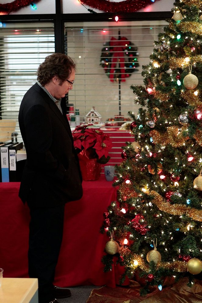 The Office (U.S.) - Season 8 - Christmas Wishes - Photos - James Spader