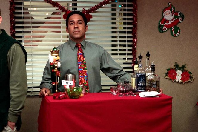 The Office - Christmas Wishes - Van film - Oscar Nuñez