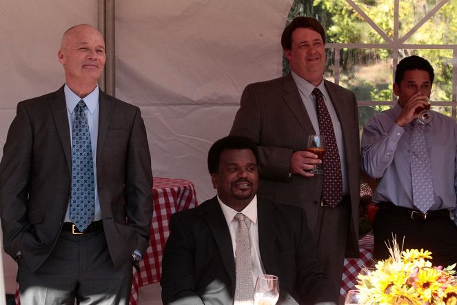 The Office - Season 8 - Garden Party - Van film - Creed Bratton, Craig Robinson, Brian Baumgartner, Oscar Nuñez