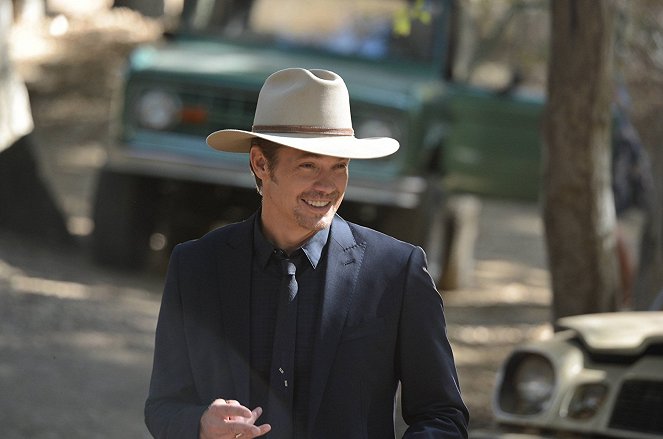 Justified - Cash Game - Photos - Timothy Olyphant