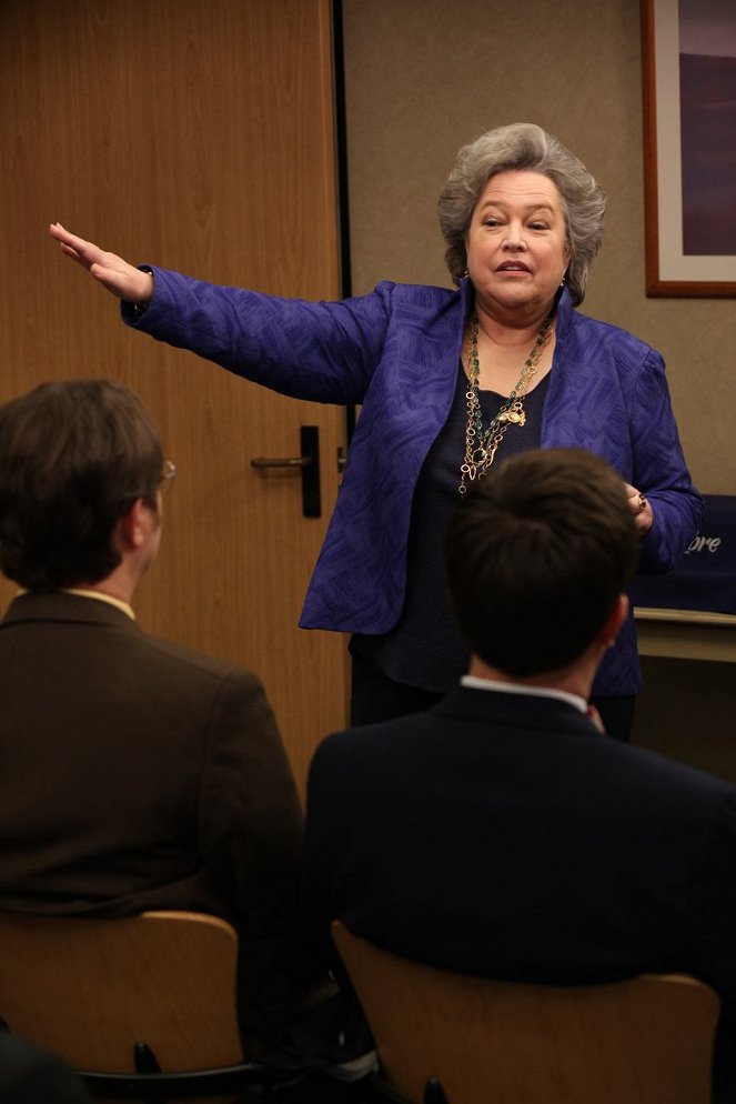 The Office (U.S.) - Manager and Salesman - Photos - Kathy Bates