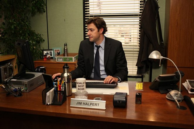 The Office (U.S.) - Season 6 - Manager and Salesman - Photos - John Krasinski