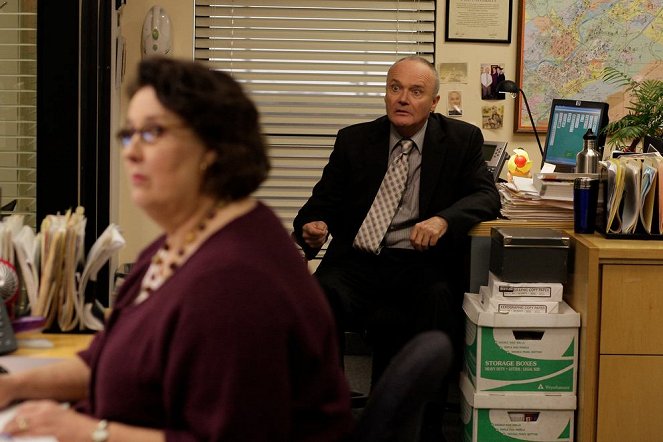 The Office (U.S.) - Manager and Salesman - Photos - Creed Bratton