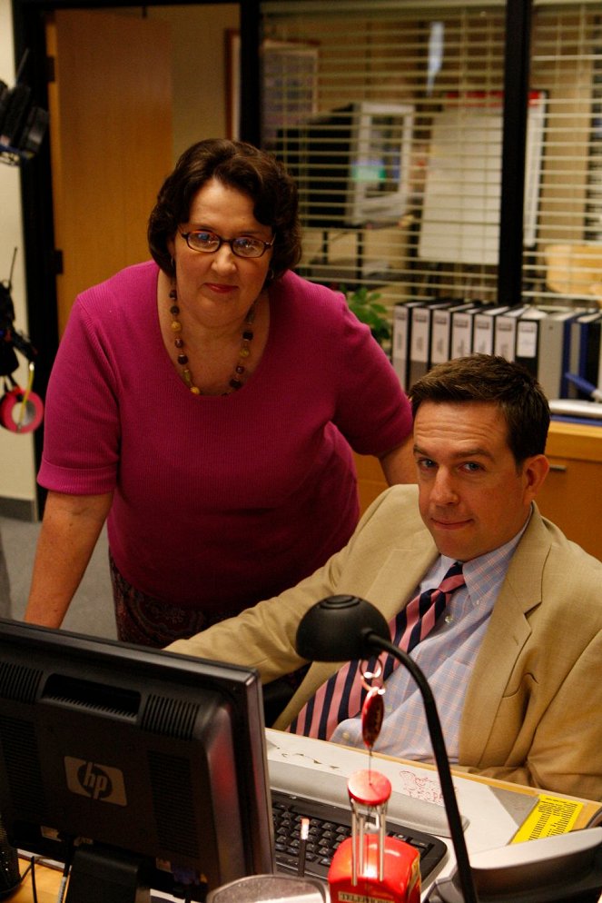 The Office (U.S.) - Season 6 - Gossip - Photos - Phyllis Smith, Ed Helms