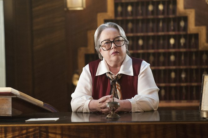 American Horror Story - Hotel - Checking In - Photos - Kathy Bates