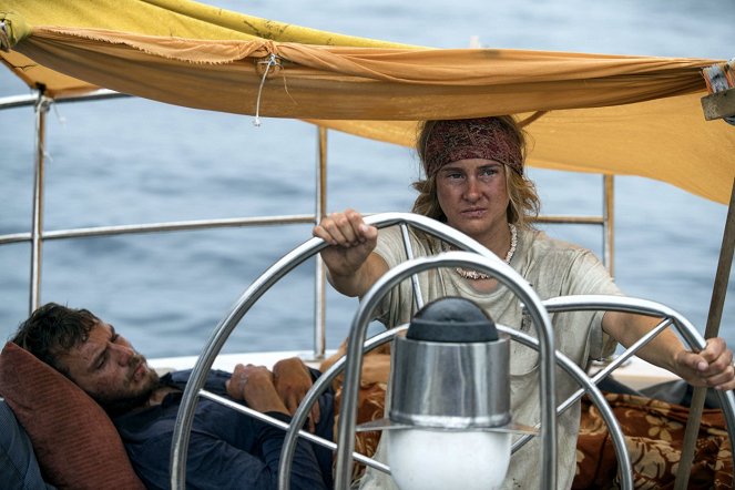 Adrift - Van film - Sam Claflin, Shailene Woodley