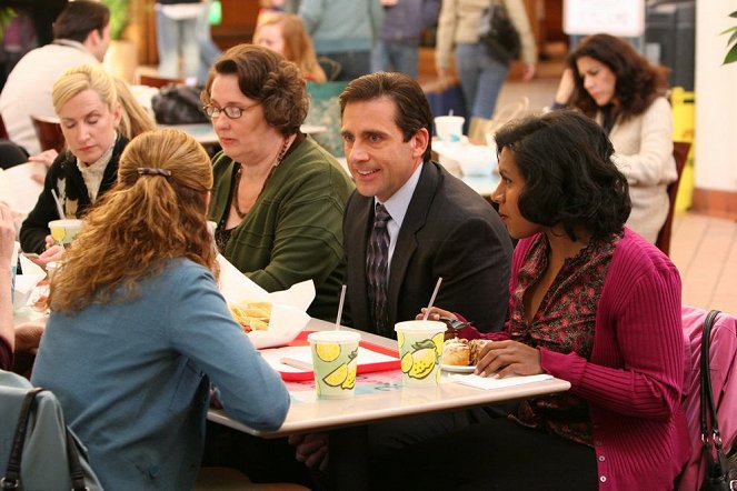 The Office (U.S.) - Season 3 - Women's Appreciation - Photos - Phyllis Smith, Steve Carell, Mindy Kaling