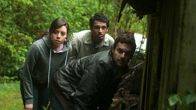 Vlastní zbraň podmínkou - Z filmu - Aubrey Plaza, Karan Soni, Jake Johnson