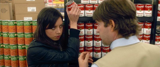 Vlastní zbraň podmínkou - Z filmu - Aubrey Plaza