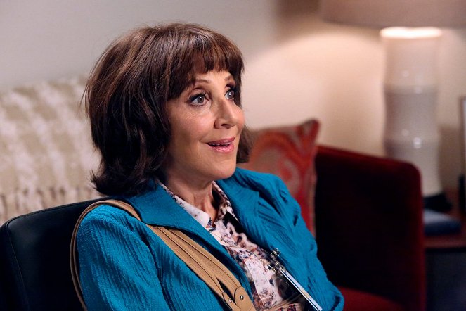 Great News - Season 1 - The Red Door - Photos - Andrea Martin