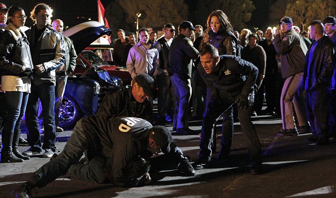 CSI: Kryminalne zagadki Las Vegas - Wyścig z życiem - Z filmu - George Eads, Jorja Fox