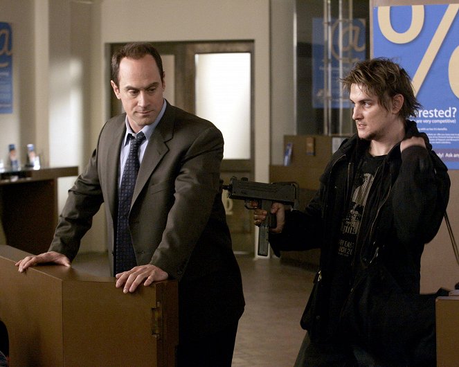 Law & Order: Special Victims Unit - Blast - Van film - Christopher Meloni, Shawn Reaves
