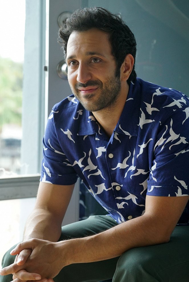 You're the Worst - Season 2 - There is Not Currently a Problem - Photos - Desmin Borges