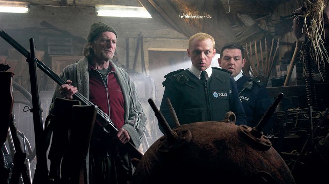 Hot Fuzz - Verbrechen verboten - Filmfotos - David Bradley, Simon Pegg, Nick Frost