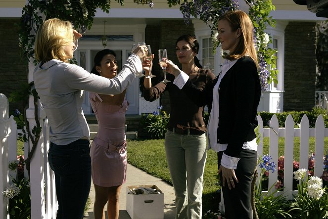 Desperate Housewives - Season 1 - Schmutzige Wäsche - Filmfotos - Eva Longoria, Teri Hatcher, Marcia Cross