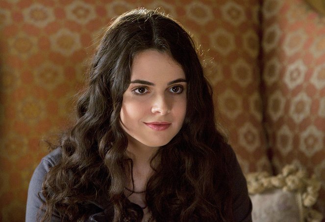 Switched at Birth - Season 1 - This Is Not a Pipe - Photos - Vanessa Marano
