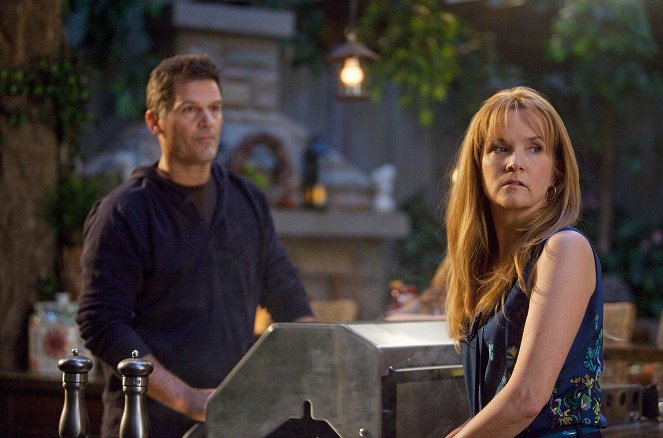 Switched at Birth - American Gothic - Photos - D. W. Moffett, Lea Thompson