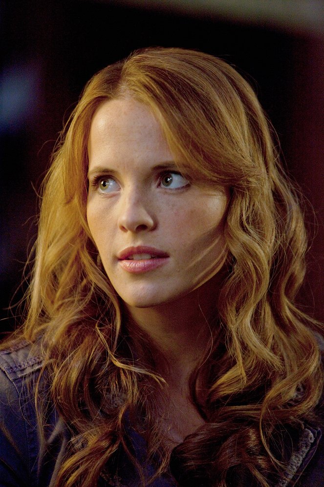 Switched at Birth - American Gothic - Film - Katie Leclerc