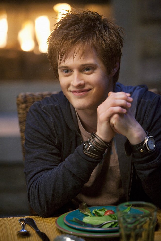 Switched at Birth - Season 1 - American Gothic - Photos - Lucas Grabeel