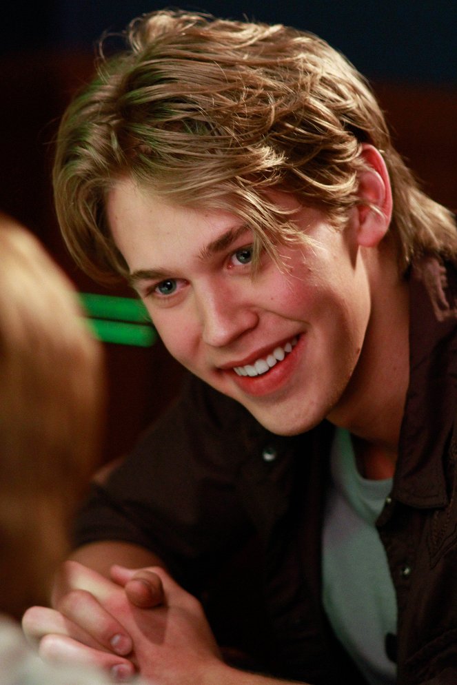 Switched at Birth - Dogs Playing Poker - De la película - Austin Butler