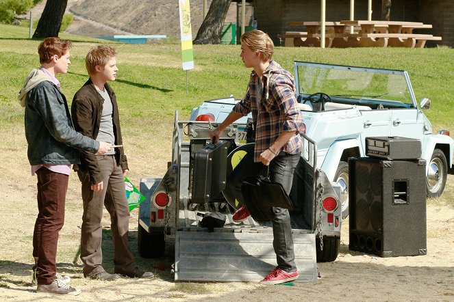Switched at Birth - Starry Night - Photos - Sean Berdy, Lucas Grabeel, Austin Butler