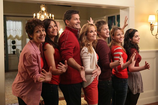 Switched at Birth - Protect Me from What I Want - Photos - Ivonne Coll, Constance Marie, D. W. Moffett, Lea Thompson, Lucas Grabeel, Katie Leclerc, Vanessa Marano