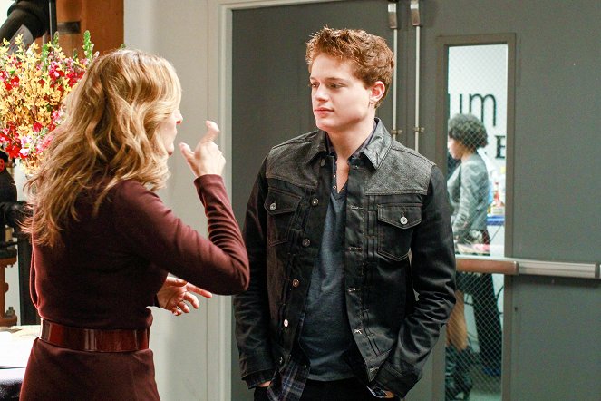 Switched at Birth - The Art of Painting - Photos - Sean Berdy