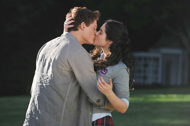 Switched at Birth - The Sleep of Reason Produces Monsters - Photos - Sean Berdy, Vanessa Marano