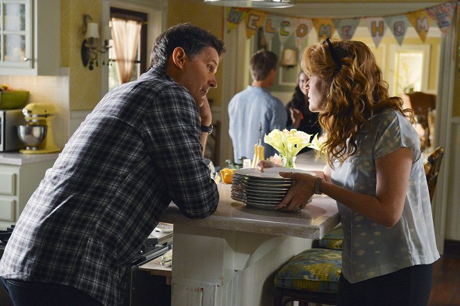 Switched at Birth - This Is the Color of My Dreams - De la película - D. W. Moffett, Lea Thompson