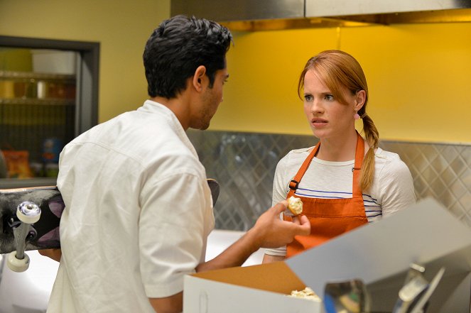 Switched at Birth - Season 1 - The Shock of Being Seen - Photos - Katie Leclerc