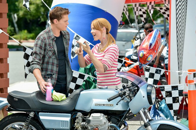 Switched at Birth - Tree of Forgiveness - Photos - Sean Berdy, Katie Leclerc