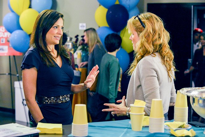 Switched at Birth - The Declaration of Independence - Photos - Constance Marie, Lea Thompson