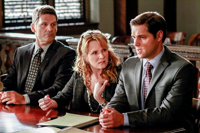 Switched at Birth - The Trial - Film - D. W. Moffett, Lea Thompson, Sam Page