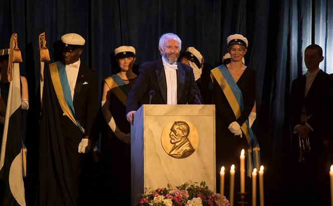 Die Frau des Nobelpreisträgers - Filmfotos - Jonathan Pryce