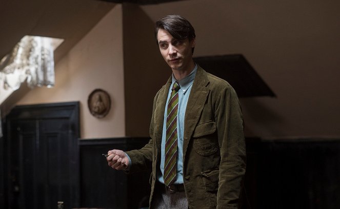 A férfi mögött - Filmfotók - Harry Lloyd