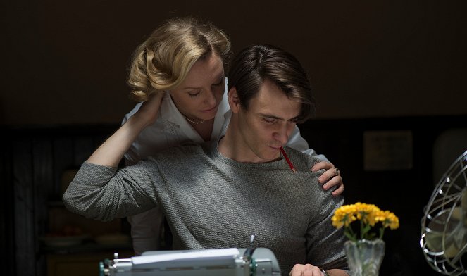 The Wife - Photos - Annie Starke, Harry Lloyd