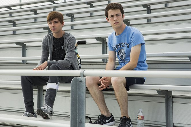 13 Reasons Why - The Chalk Machine - Photos - Miles Heizer, Dylan Minnette