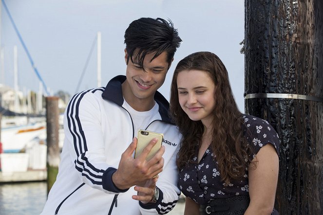 13 Reasons Why - Season 2 - The Smile at the End of the Dock - Photos - Ross Butler, Katherine Langford