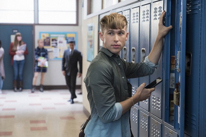 13 Reasons Why - Smile, Bitches - Photos - Tommy Dorfman