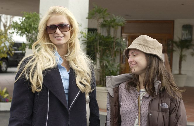 Kráska a tá druhá - Z filmu - Paris Hilton, Christine Lakin