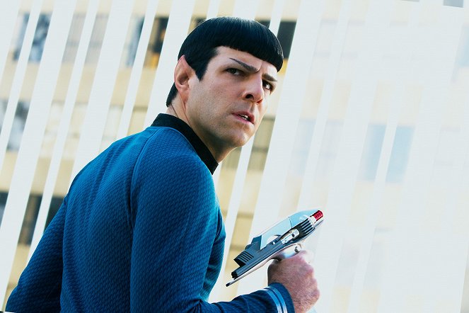 Star Trek - Sötétségben - Filmfotók - Zachary Quinto
