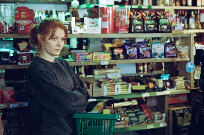 Daphne - De la película - Emily Beecham