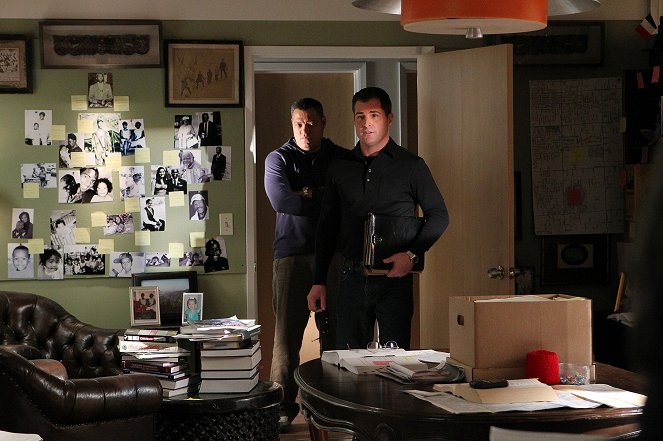 CSI: Crime Scene Investigation - Season 10 - Doctor Who - Photos - Laurence Fishburne, George Eads