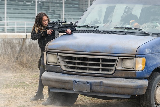 Fear the Walking Dead - The Wrong Side of Where You Are Now - Van film - Alycia Debnam-Carey