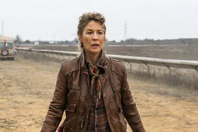 Fear the Walking Dead - The Wrong Side of Where You Are Now - Van film - Jenna Elfman