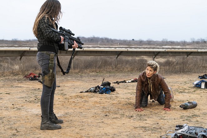 Fear the Walking Dead - A rossz oldalon állsz - Filmfotók - Jenna Elfman