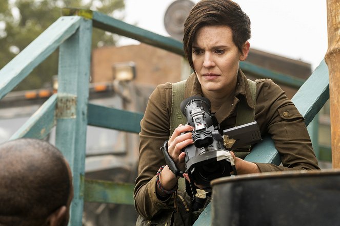 Fear the Walking Dead - The Wrong Side of Where You Are Now - Photos - Maggie Grace