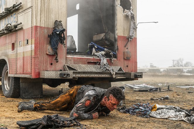 Fear the Walking Dead - The Wrong Side of Where You Are Now - Photos