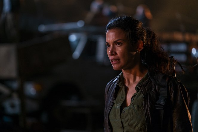 Fear the Walking Dead - Zawsze po niewłaściwej stronie - Z filmu - Danay Garcia